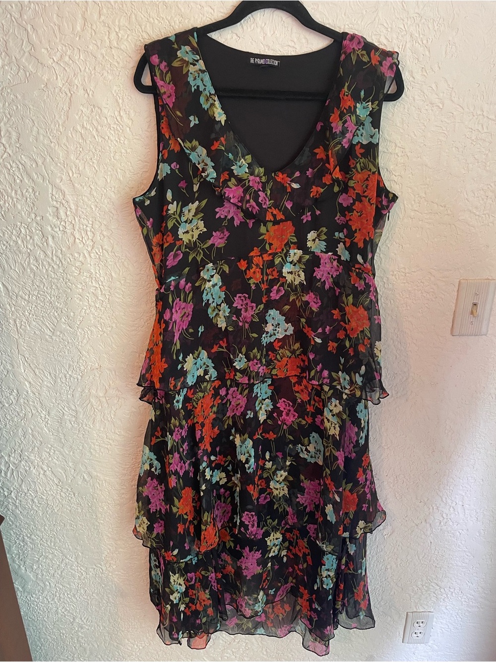 The Pyramid Collection Black Floral Tiered V-Neck Midi Dress